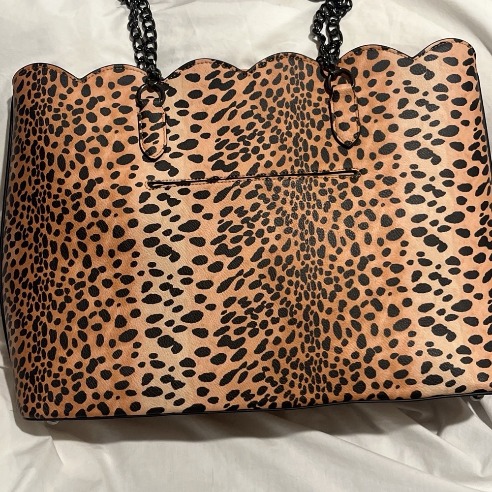 Betsey Johnson Leopard Print Scalloped XOTOTE Tote Bag 15x11 EUC - Picture 5 of 12